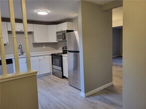 740 Wheatland Cir in Bridgeville, PA - Building Photo - Building Photo