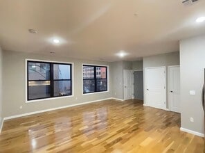 295 Broadway in Bayonne, NJ - Building Photo - Building Photo
