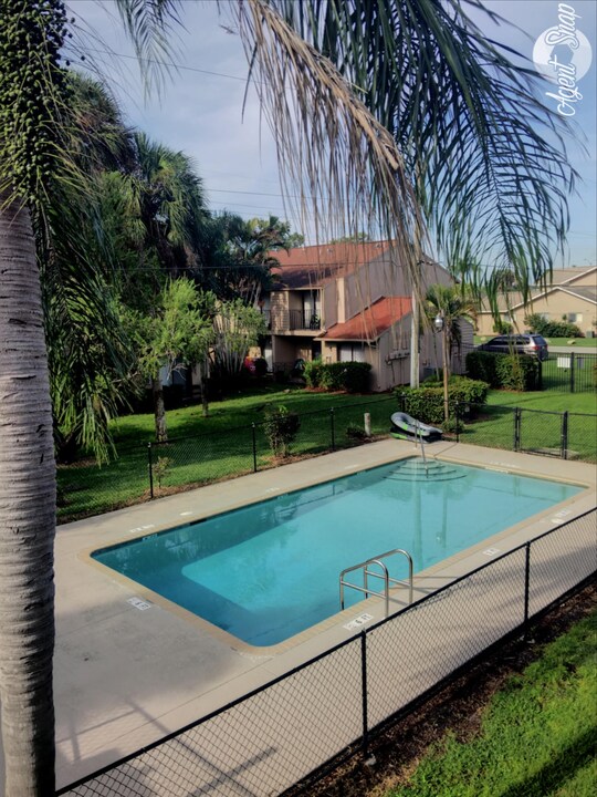 801 SE 12th Ave-Unit -203 in Cape Coral, FL - Building Photo