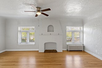 11059 S Hoyne Ave in Chicago, IL - Building Photo - Building Photo
