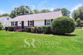 225 Cynthia Dr in Hampton, VA - Building Photo - Building Photo