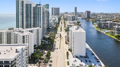 3000 S Ocean Dr in Hollywood, FL - Building Photo - Building Photo