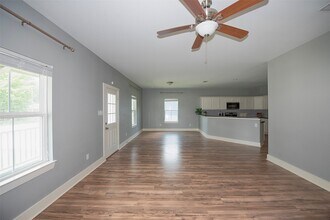 1612 W Willis St in Alvin, TX - Building Photo - Building Photo