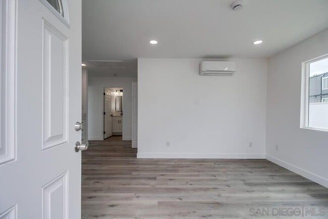 6325 Newsome Dr in San Diego, CA - Building Photo - Building Photo