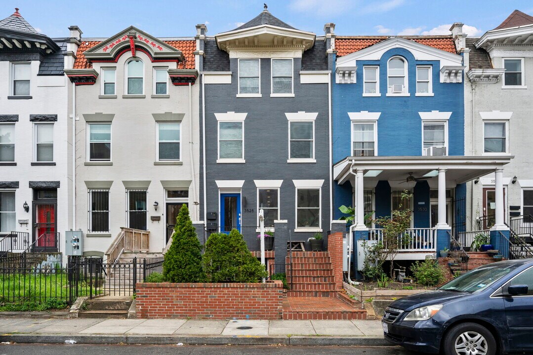 3528 13th St NW in Washington, DC - Building Photo