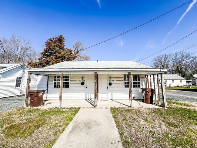 property at 713 Robbins St