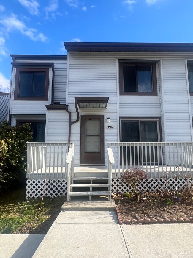 property at 215 Cottonwood Rd
