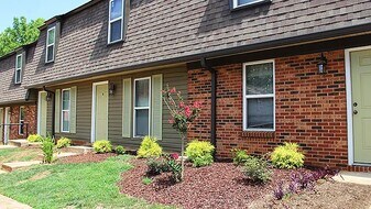 1901 Eastway Dr in Charlotte, NC - Building Photo