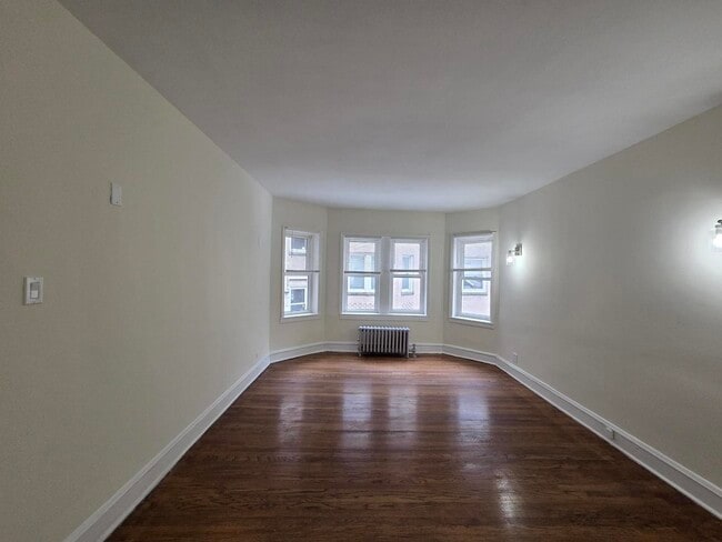 6324 N Albany Ave in Chicago, IL - Building Photo - Building Photo