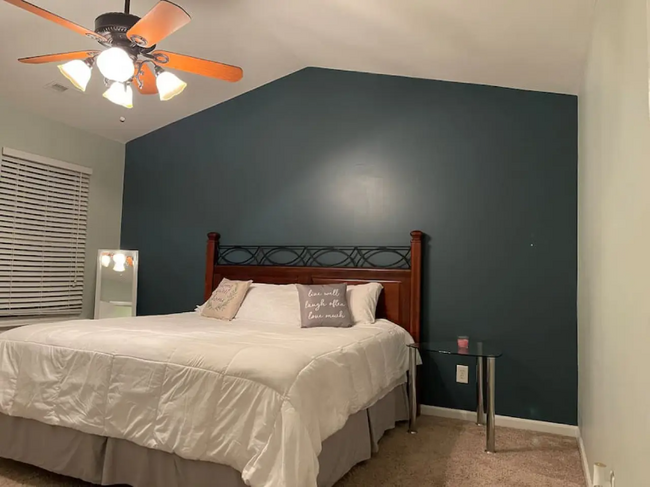 property at 2821 Trestle Ct SW