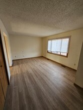 3740 Renee Dr in Bismarck, ND - Building Photo - Building Photo