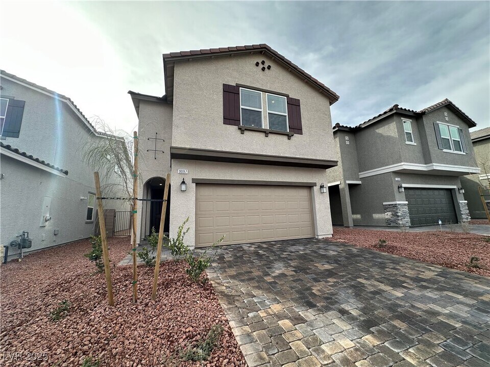 9097 Vesey Ave in Las Vegas, NV - Building Photo