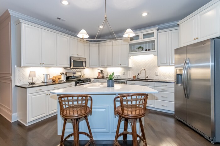 2304 Cumberland Ave in Charlotte, NC - Building Photo
