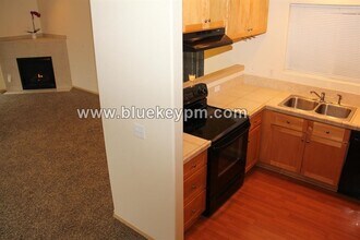 5403 SE Flavel St in Portland, OR - Building Photo - Building Photo