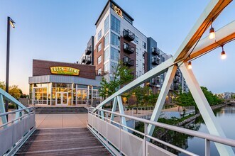 The Coil in Indianapolis, IN - Foto de edificio - Building Photo