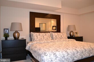 2339 Catharine St-Unit -A in Philadelphia, PA - Building Photo - Building Photo