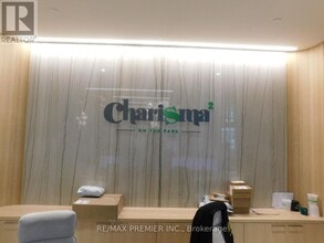 8960 Jane St in Vaughan, ON - Building Photo - Building Photo