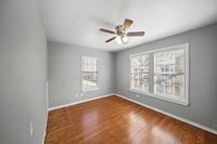 202 Sylvester Rd photo'