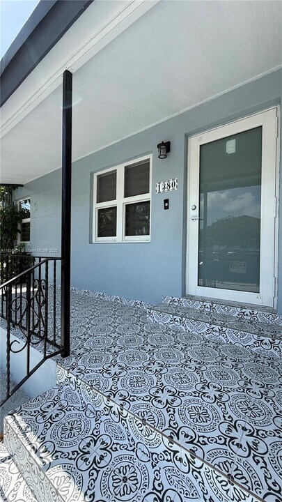1380 SW 20th St in Miami, FL - Building Photo