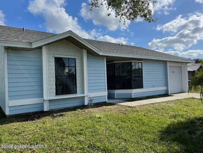 property at 324 Emerson Dr NW