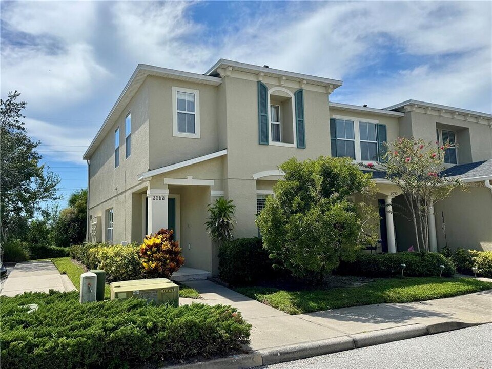 2088 Sun Down Dr in Clearwater, FL - Building Photo