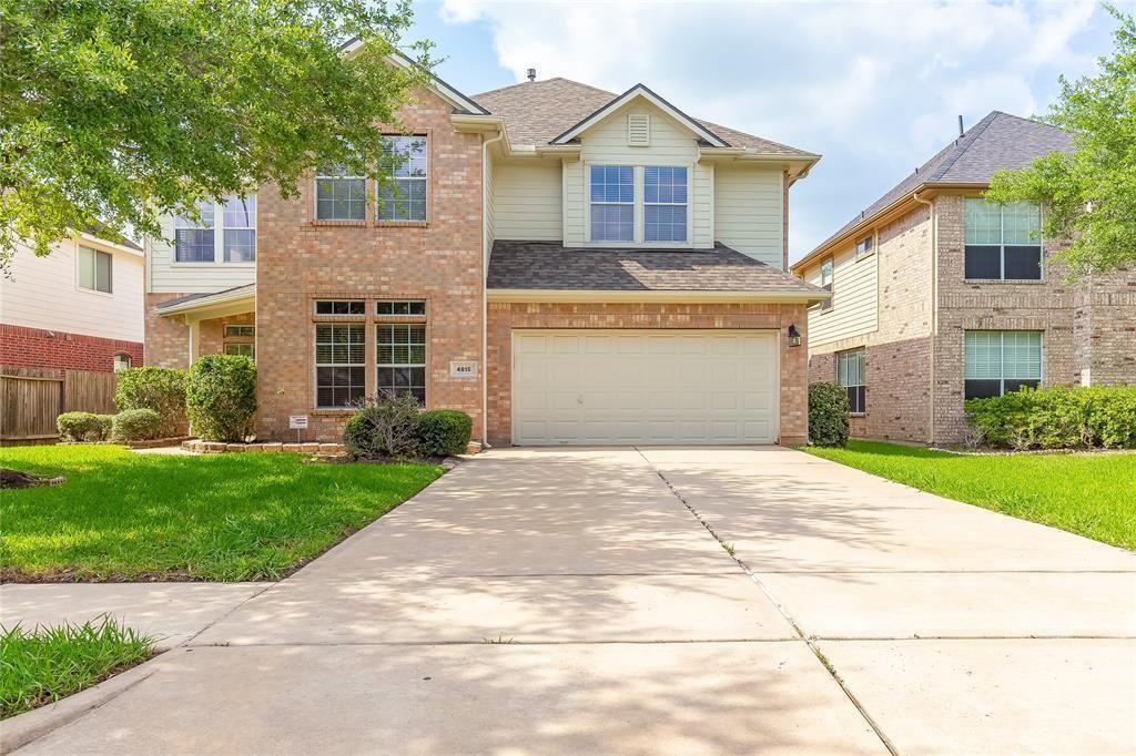 4815 Schiller Park Ln in Sugar Land, TX - Building Photo