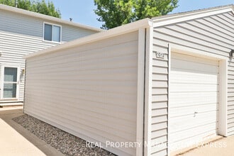 Lovely 2 Bedroom 2.5 Bathroom Townhome in Sioux Falls, SD - Building Photo - Building Photo