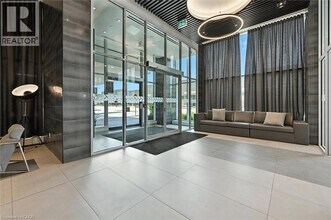2489 Taunton Rd in Oakville, ON - Building Photo - Building Photo
