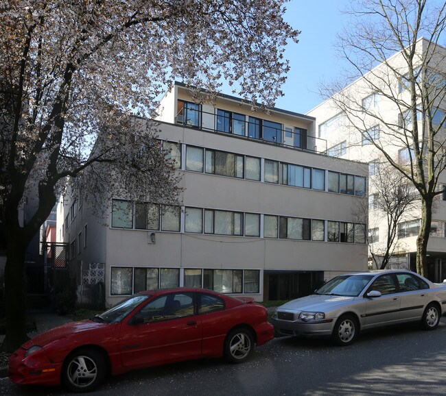 1070 Barclay St in Vancouver, BC - Building Photo - Building Photo