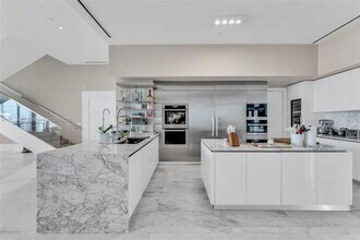 5500 Island Estates Dr in Aventura, FL - Building Photo - Building Photo