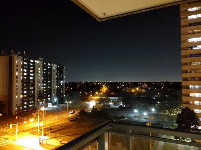 20 Meadowglen Pl in Toronto, ON - Building Photo - Building Photo