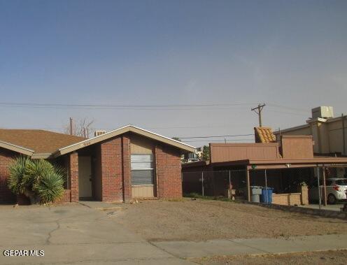 944 Montera Rd in El Paso, TX - Foto de edificio - Building Photo