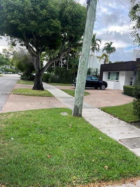 1395 Daytonia Rd in Miami Beach, FL - Building Photo - Building Photo