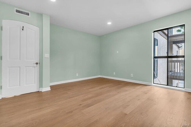 6314 Marina Pacifica Dr S in Long Beach, CA - Building Photo - Building Photo