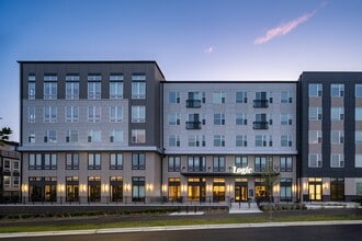 Logic at White Oak in Silver Spring, MD - Foto de edificio - Building Photo
