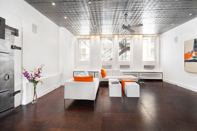 7722 NE 3rd Ct in Miami, FL - Foto de edificio - Building Photo