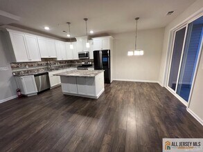 706 Greenland Square in Highland Park, NJ - Building Photo - Building Photo