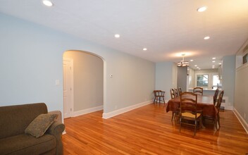 142 Salisbury Rd, Unit 1 in Brookline, MA - Building Photo - Building Photo