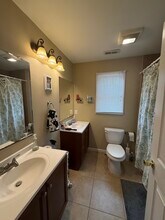 15 Big Meadow Ln in Poughkeepsie, NY - Foto de edificio - Building Photo