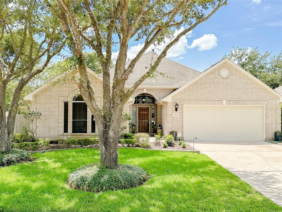 11922 Hueco Tanks Dr in Sugar Land, TX - Building Photo