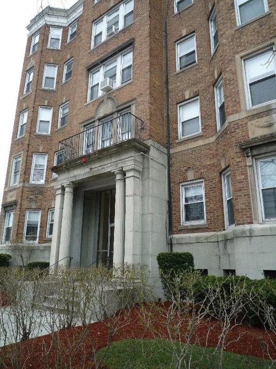 203 Park Dr, Unit 2 in Boston, MA - Foto de edificio