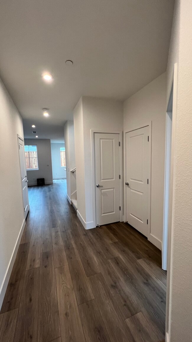 616 Whisper Ln in Pittsburg, CA - Building Photo - Building Photo