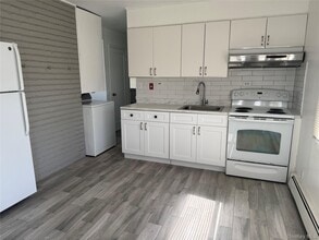 27 Gleaner Ln in Levittown, NY - Building Photo - Building Photo