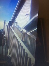 5714 NE Glisan St, Unit Upstair in Portland, OR - Foto de edificio - Building Photo