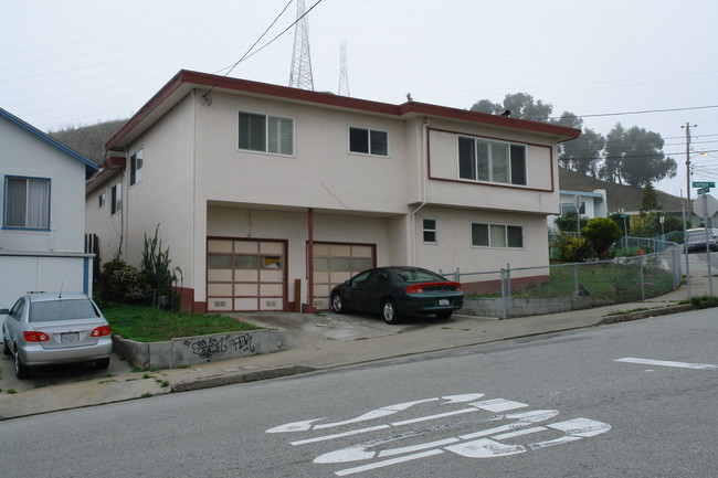 160 Pecks Ln in South San Francisco, CA - Building Photo - Building Photo