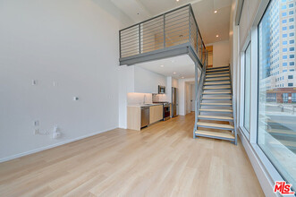 200 W Ocean Blvd in Long Beach, CA - Building Photo - Building Photo
