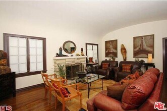 131 N Citrus Ave in Los Angeles, CA - Building Photo - Building Photo