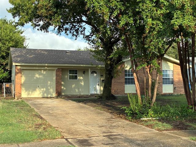 property at 2622 Foxcroft Ln