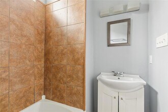 8927 Hickory St in New Orleans, LA - Foto de edificio - Building Photo