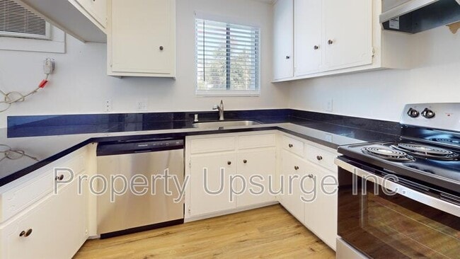property at 1625 Robinson St